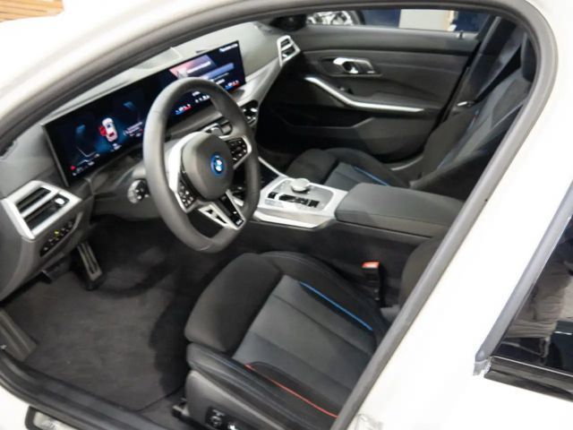 BMW 330 330e M-Sport Touring xDrive