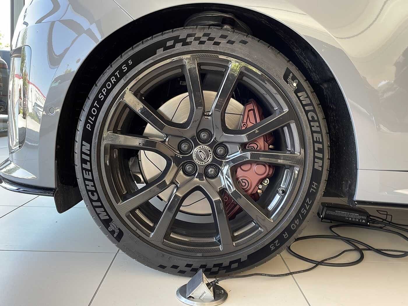 Land Rover Range Rover Sport P635 SV