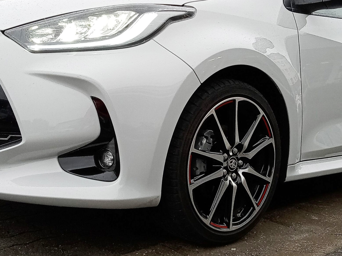 Toyota Yaris 5-deurs Bi-Tone GR