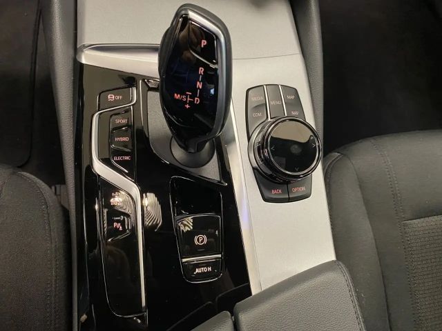 BMW 530 530e Sedan