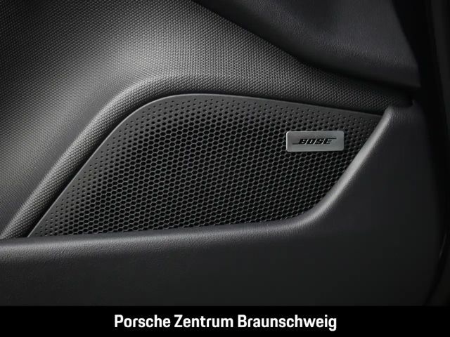 Porsche Taycan 4 Cross Turismo