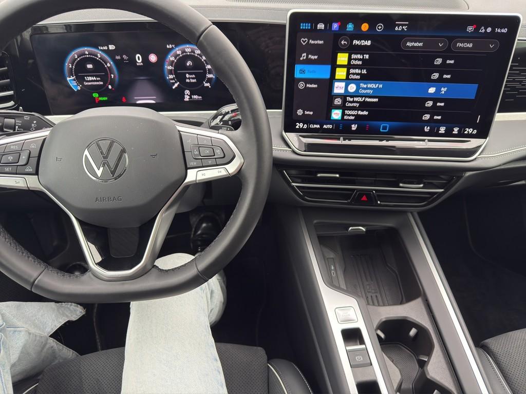 Volkswagen Passat 1.5 eTSI Business Variant
