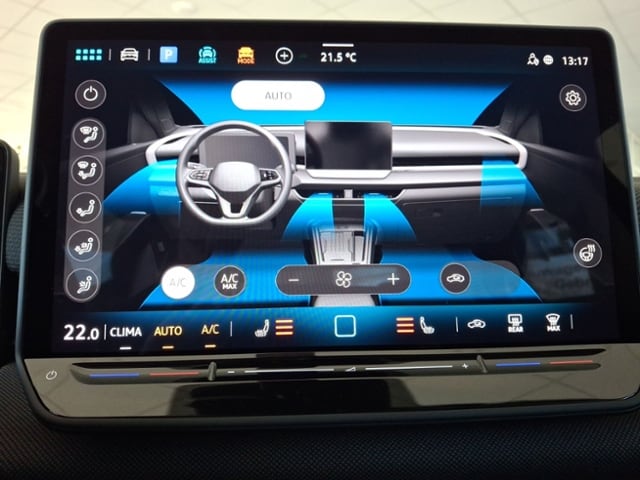 Volkswagen T-Roc 1.5 l eTSI LED+ Kamera Navi Allwetter"17"