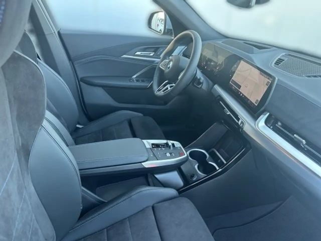 BMW iX2 eDrive 20 U10