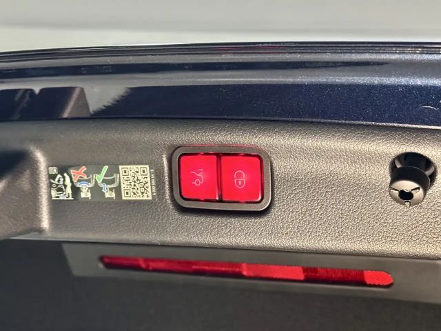 Mercedes-Benz C 200 Sedan