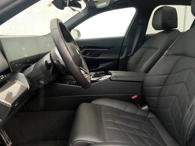 BMW 520 520i M-Sport Sedan