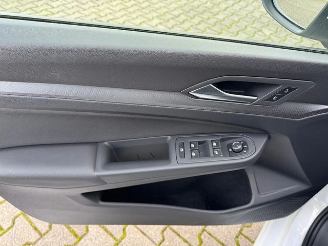 Volkswagen Golf 1.5 TSI Golf VIII IQ.Drive