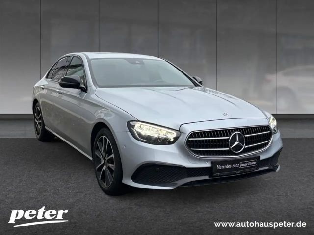 Mercedes-Benz E 300 AVANTGARDE Sedan