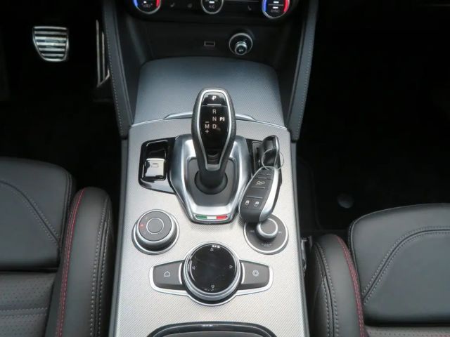 Alfa Romeo Stelvio Q4