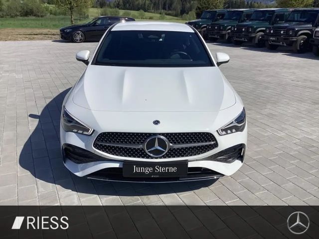 Mercedes-Benz CLA 200 AMG Line Coupé