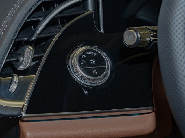 Mercedes-Benz E 220 E 220 d Sedan