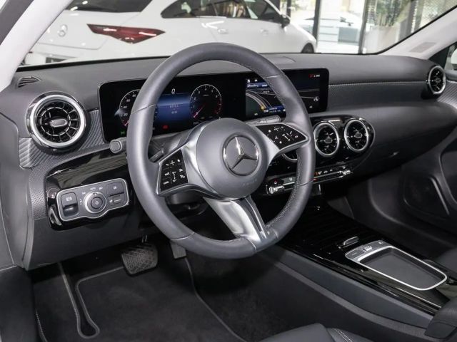 Mercedes-Benz A 180 Hatchback