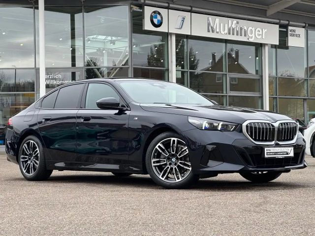 BMW 520 520d M-Sport Sedan