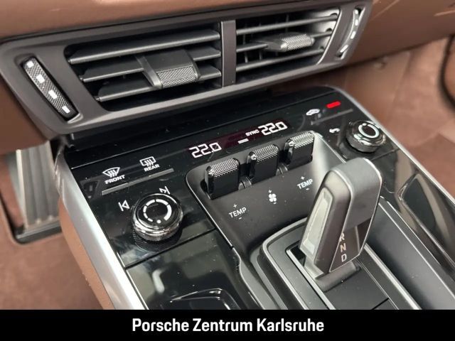 Porsche 992 4 Coupé GTS Targa