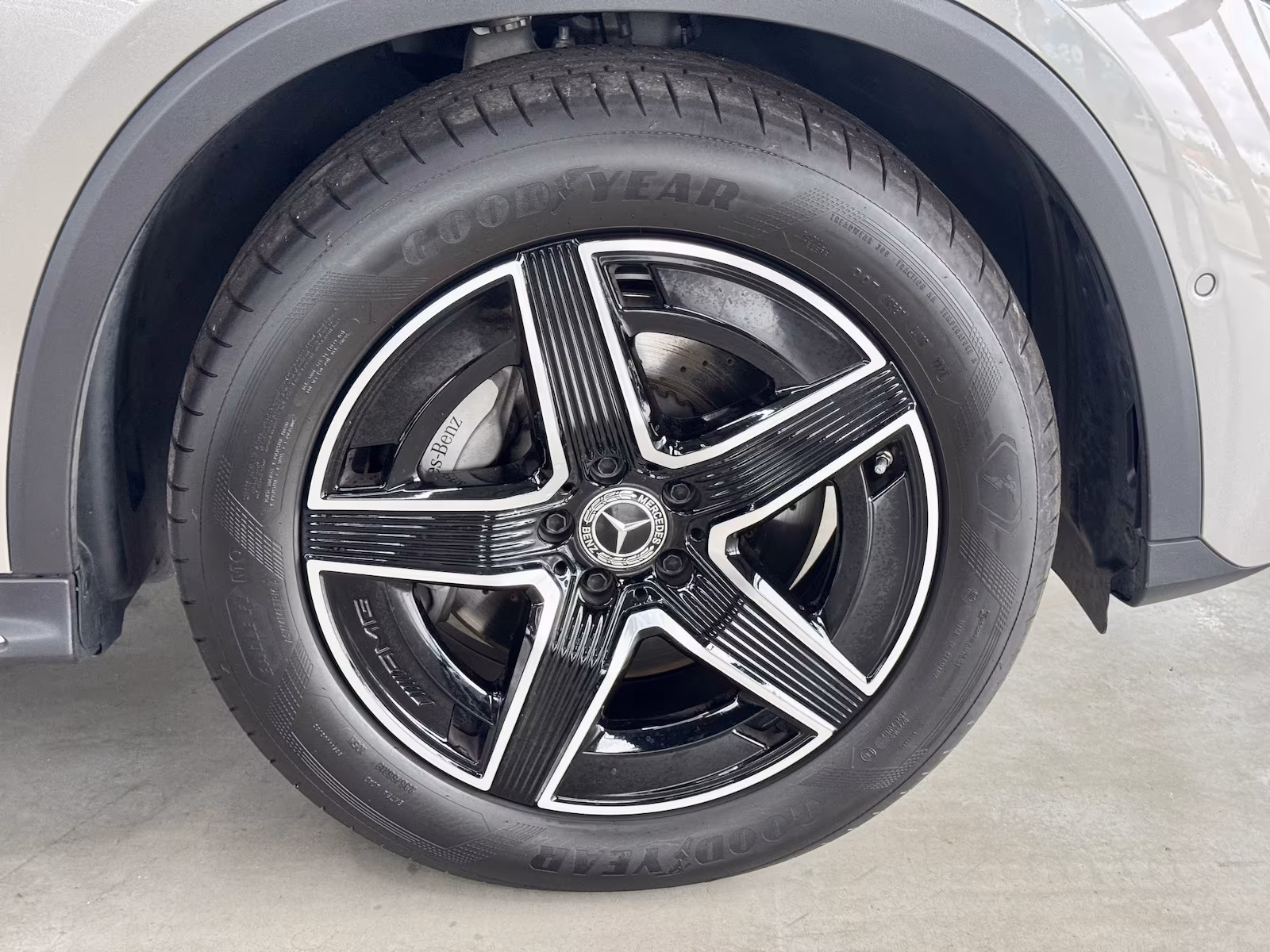 Mercedes-Benz GLC 300 4MATIC AMG Line GLC 300 d