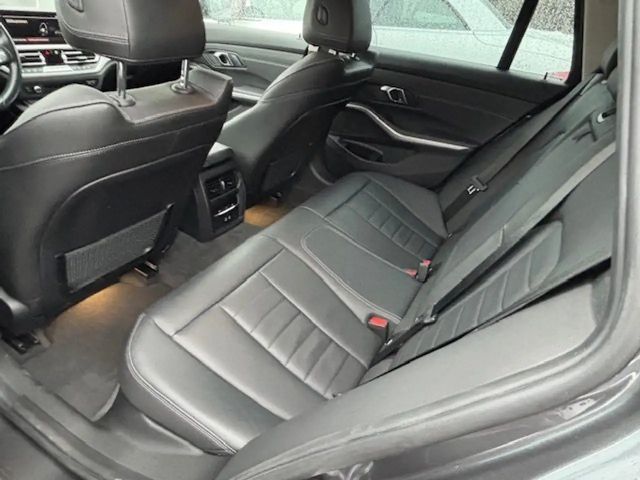 BMW 330 330d Advantage pakket xDrive