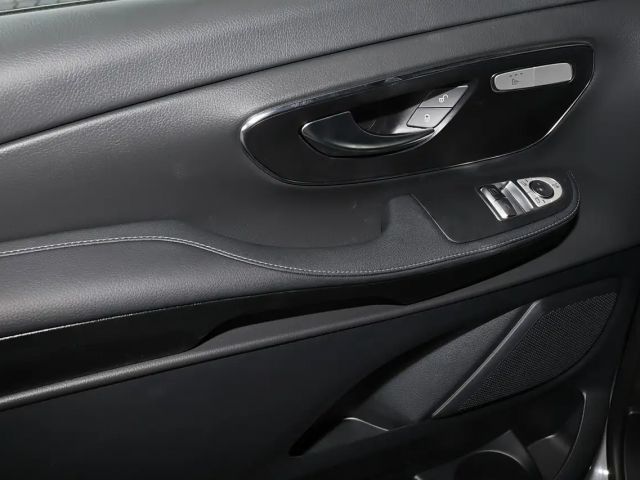Mercedes-Benz V 300 AMG Line V 300 d