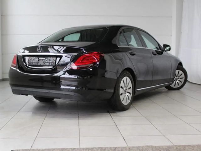 Mercedes-Benz C 200 C 200 d Sedan