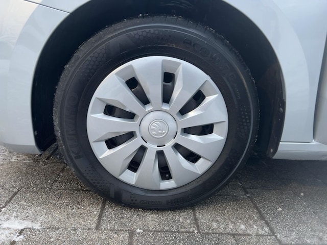 Skoda Fabia Fabia 1.0 MPI Einparkhilfe Bleutooth Klima Radio