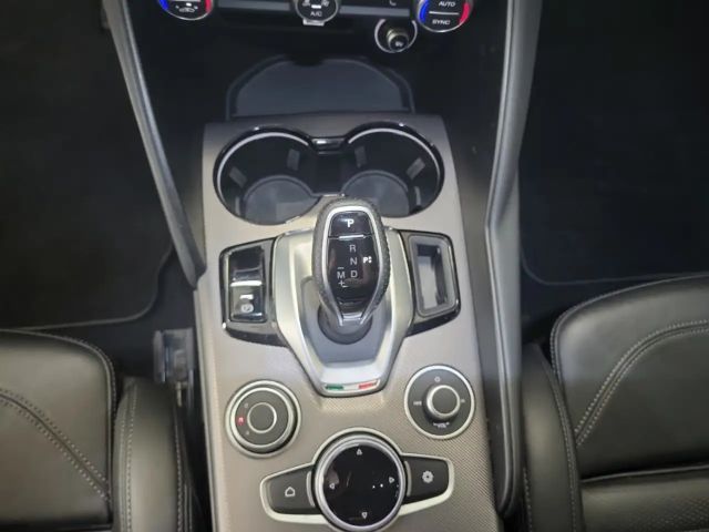 Alfa Romeo Giulia Q4 Turbo Veloce