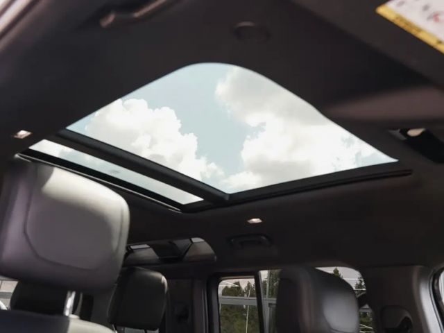 Land Rover Defender 110 Dynamic HSE