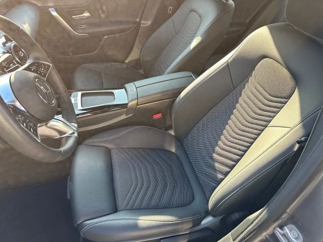 Mercedes-Benz A 180 A 180 (177.084)