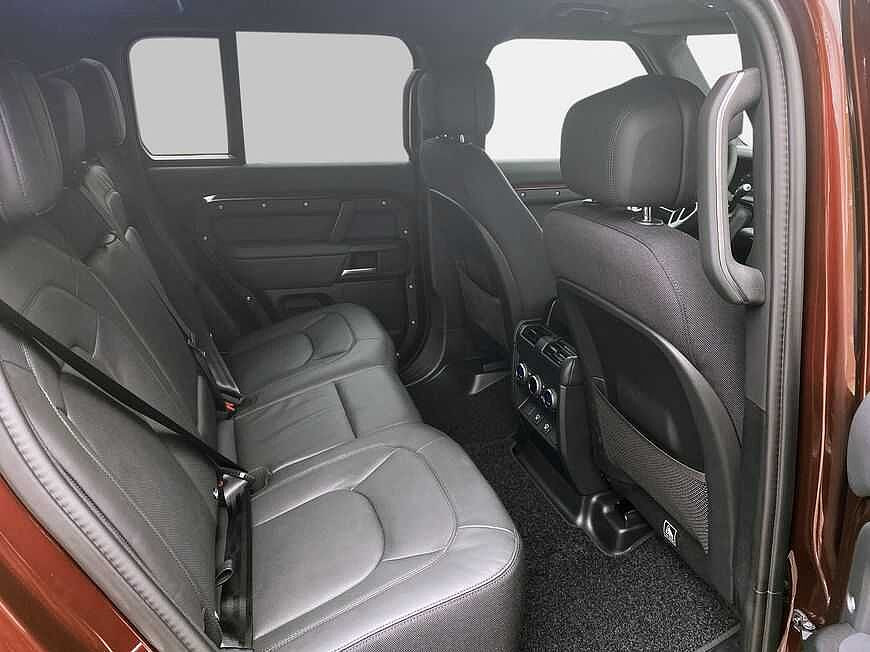 Land Rover Defender 110