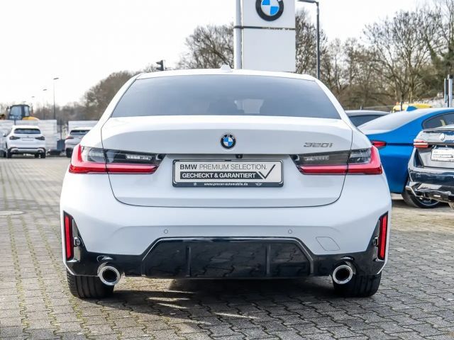 BMW 320 320i M-Sport Sedan