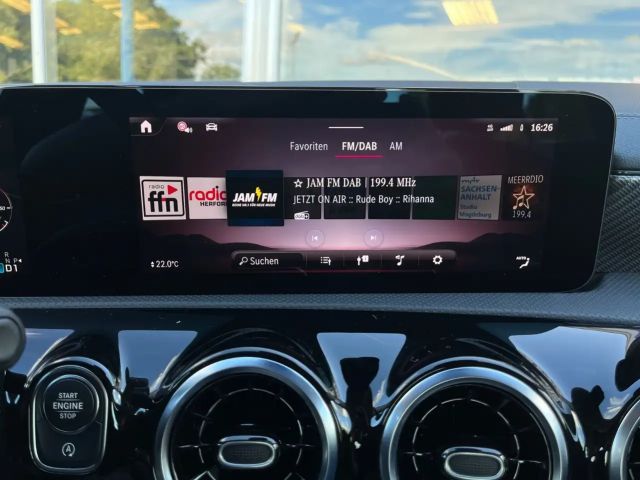 Mercedes-Benz CLA 180 Coupé Progressive