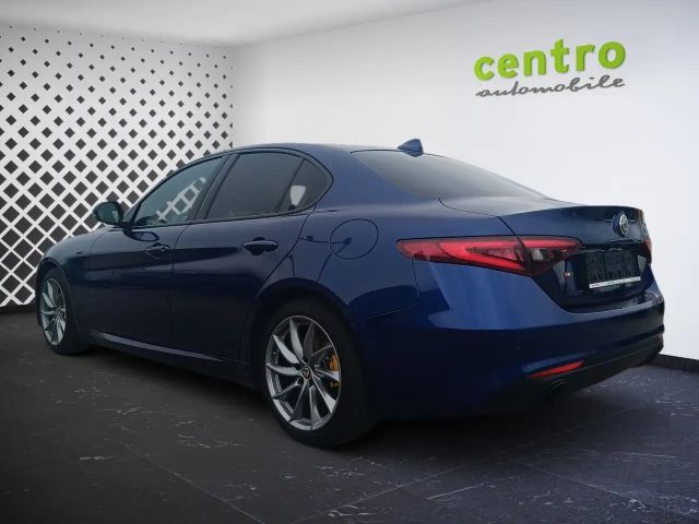 Alfa Romeo Giulia AT8