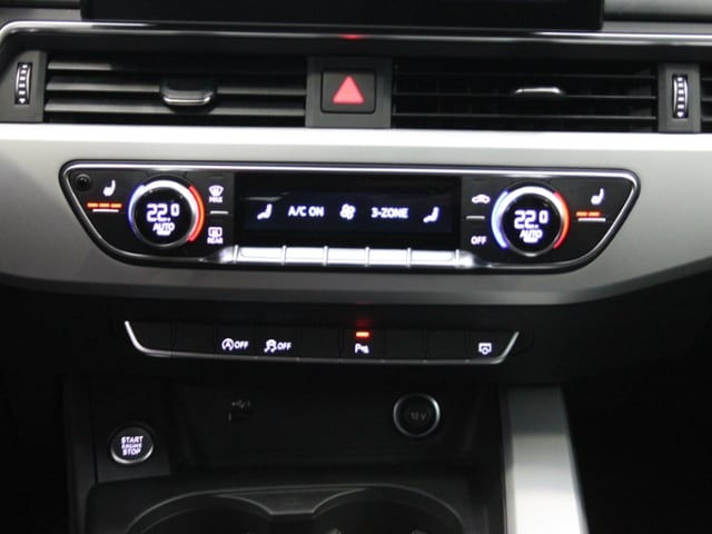 Audi A4 30 TDI S-Tronic Sedan