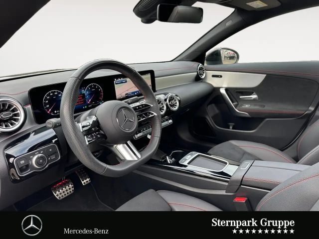 Mercedes-Benz CLA 200 AMG Line Coupé