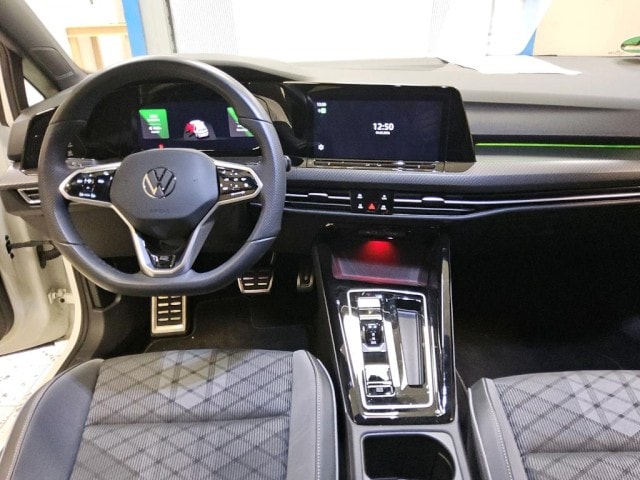 Volkswagen Golf 1.5 eTSI DSG Golf VIII R-Line