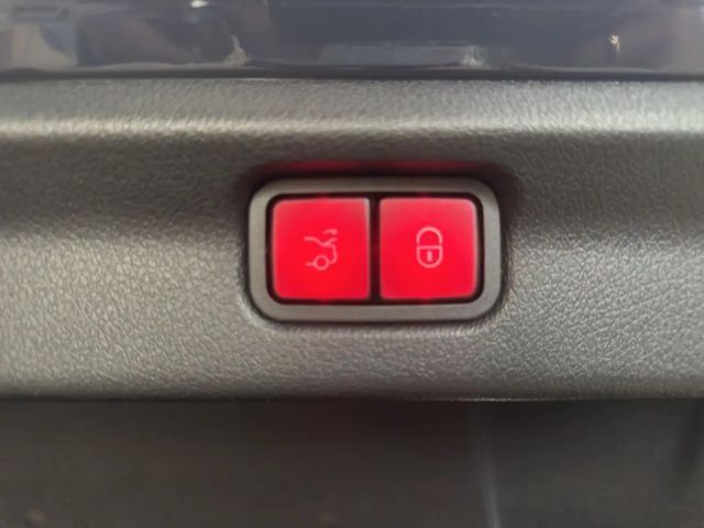 Mercedes-Benz EQE 300 AMG Line Sedan