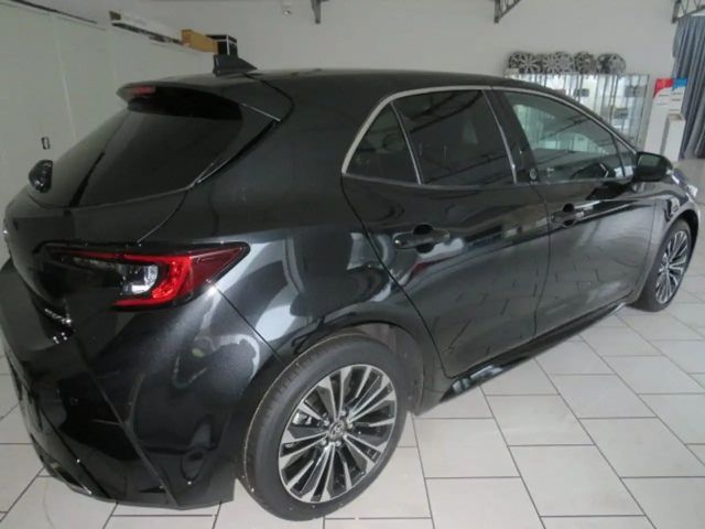 Toyota Corolla Hybride Team D