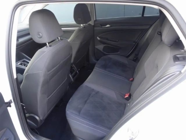 Volkswagen Golf 2.0 TSI DSG Golf VIII Style