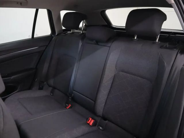 Volkswagen Golf Life Variant