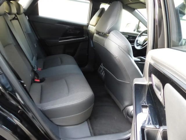 Toyota bZ4X AHK Navi SHZ el.Heckkl.LED Schnell-Ladefunk