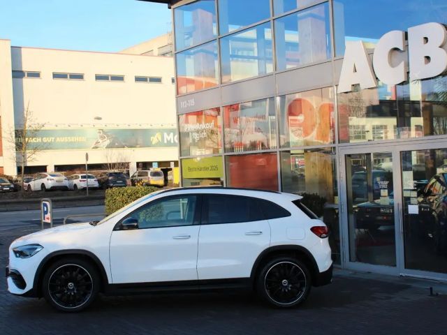 Mercedes-Benz GLA 250 4MATIC AMG Line