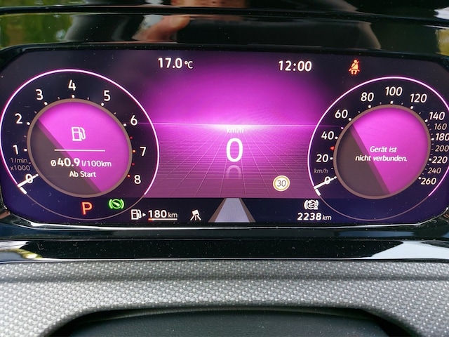 Volkswagen Golf 1.5 eTSI DSG R-Line