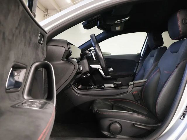 Mercedes-Benz A 200 AMG Line