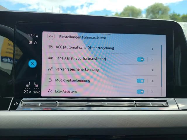 Volkswagen Golf Life