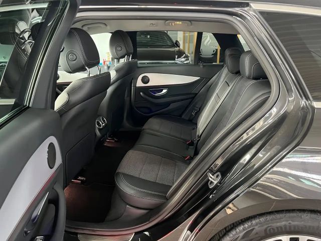 Mercedes-Benz E 220 AVANTGARDE E 220 d Estate