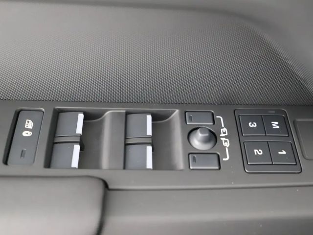 Land Rover Defender 110 Dynamic SE