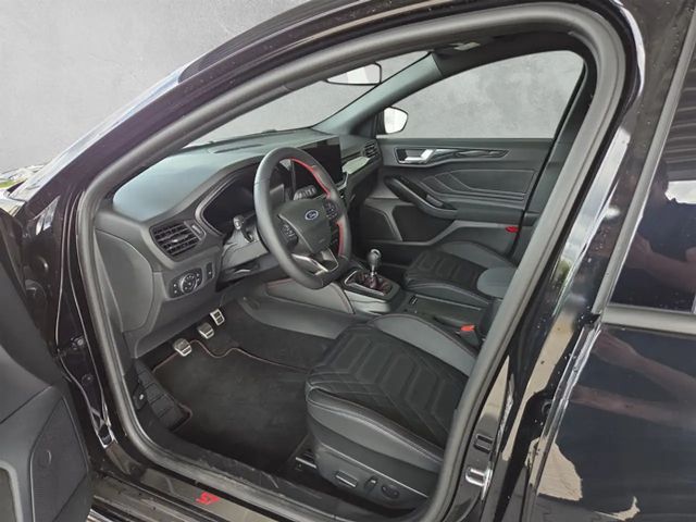 Ford Focus ST Line Wagon