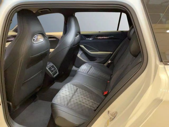 Volkswagen Passat DSG IQ.Drive R-Line Variant