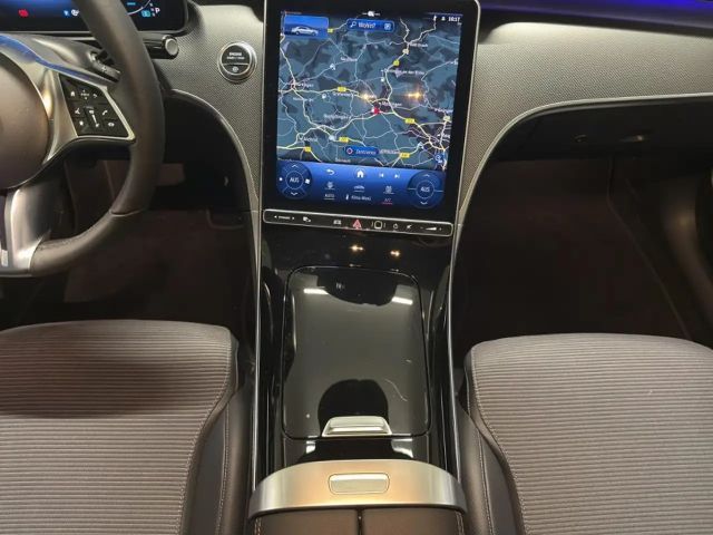 Mercedes-Benz C 180 AVANTGARDE Sedan