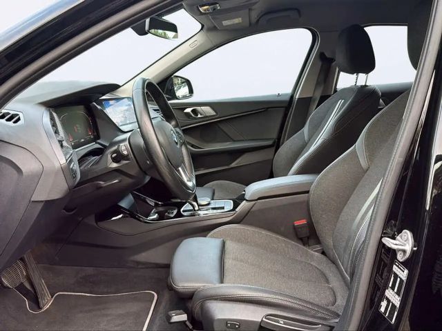 BMW 118 118i Sedan Sport Line