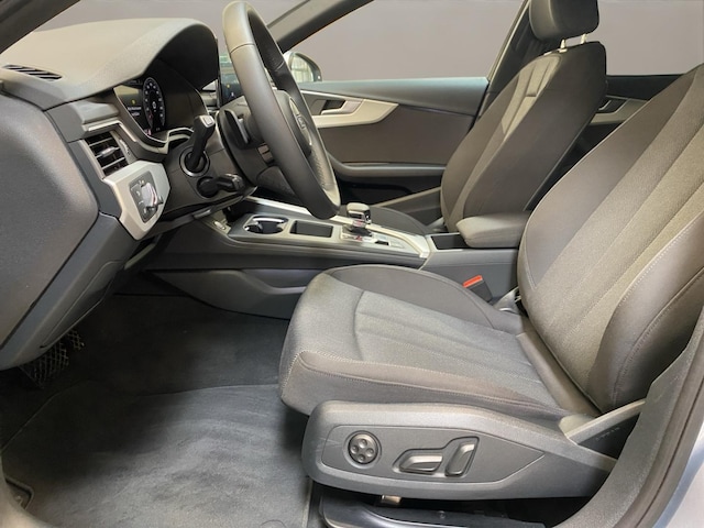 Audi A4 40 TFSI S-Tronic Sedan