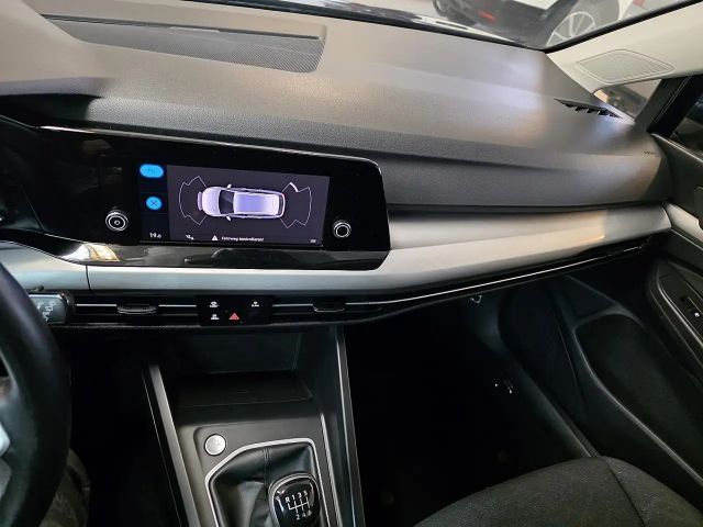 Volkswagen Golf Life Variant